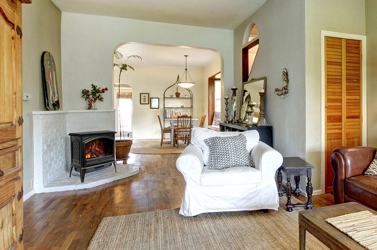 28" Lynwood Cast Iron Freestanding Electric Fireplace Stove - Image 4